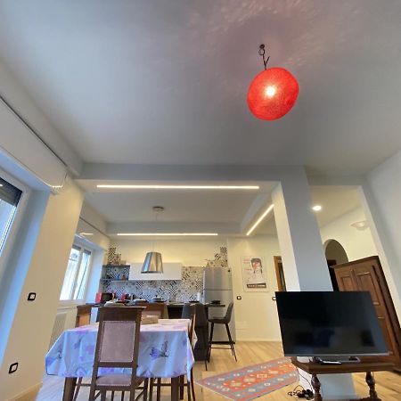 Stylish Apartment In Como Downtown Екстер'єр фото
